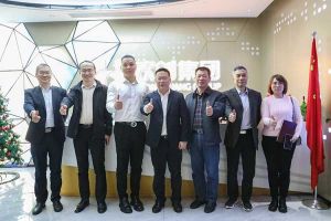 广州市与番禺区人力资源和社会保障局领导莅临开云官方网页版,开云（中国）
集团调研指导